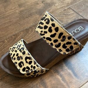 Corkys-Boutique Size 9 Leopard Wedge
